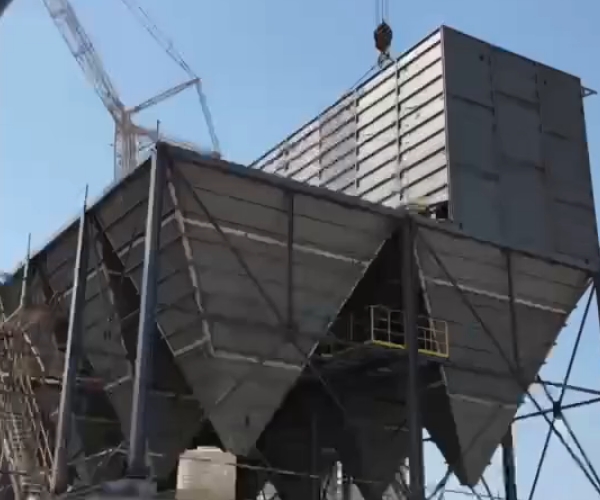 Large scale dust collector ins